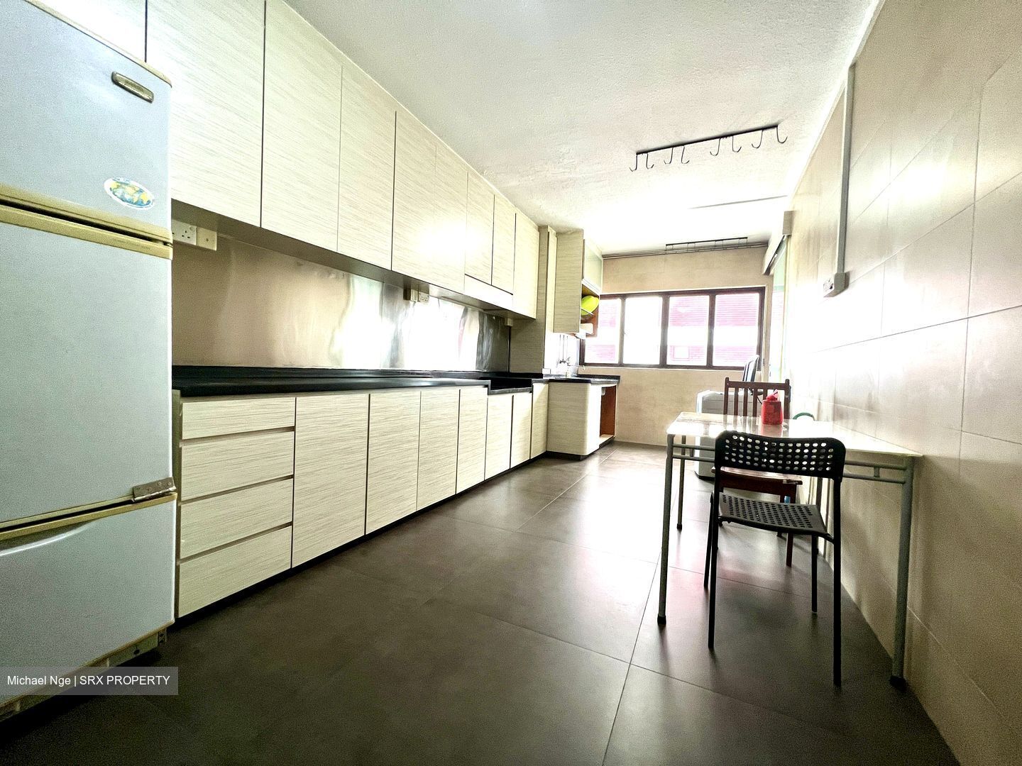 Blk 239 Hougang Street 22 (Hougang), HDB 4 Rooms #376997201